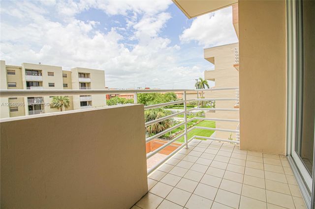 8050 NW 8th Street 1306, Miami, FL 33126