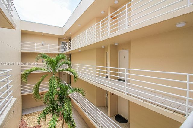 8050 NW 8th Street 1306, Miami, FL 33126