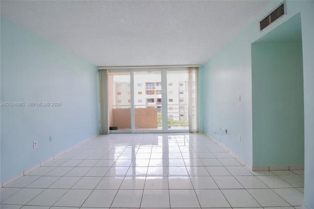 8050 NW 8th Street 1306, Miami, FL 33126