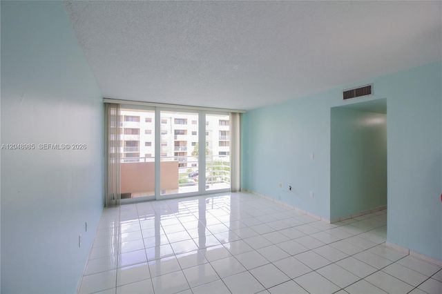 8050 NW 8th Street 1306, Miami, FL 33126