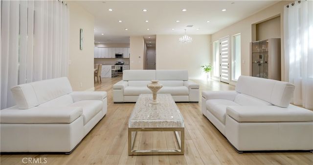 1849 Los Encinos Avenue, Glendale, CA 91208