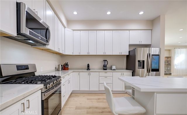 1849 Los Encinos Avenue, Glendale, CA 91208