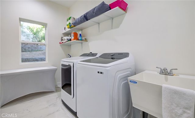 1849 Los Encinos Avenue, Glendale, CA 91208