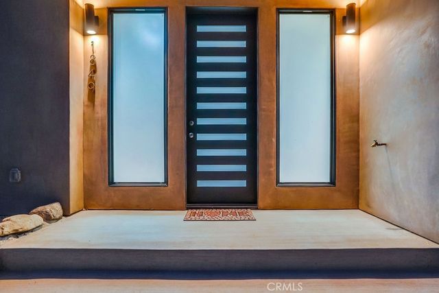 1849 Los Encinos Avenue, Glendale, CA 91208