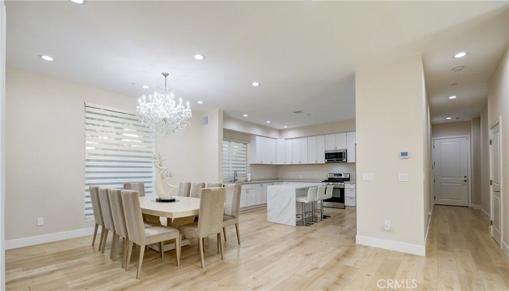 Image 10 of property listing at 1849 Los Encinos Avenue, Glendale, CA 91208