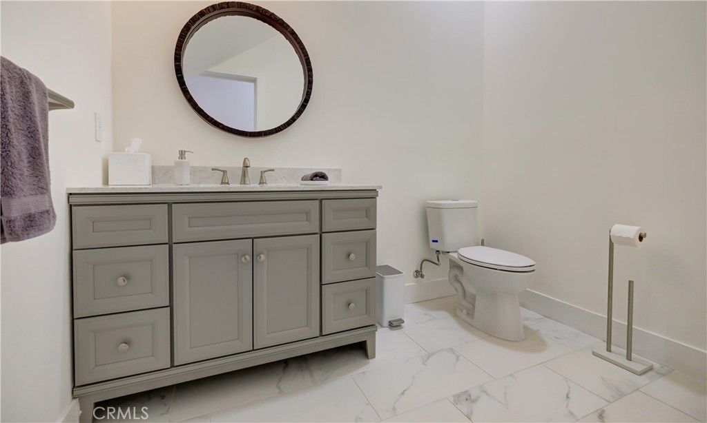 Image 18 of property listing at 1849 Los Encinos Avenue, Glendale, CA 91208