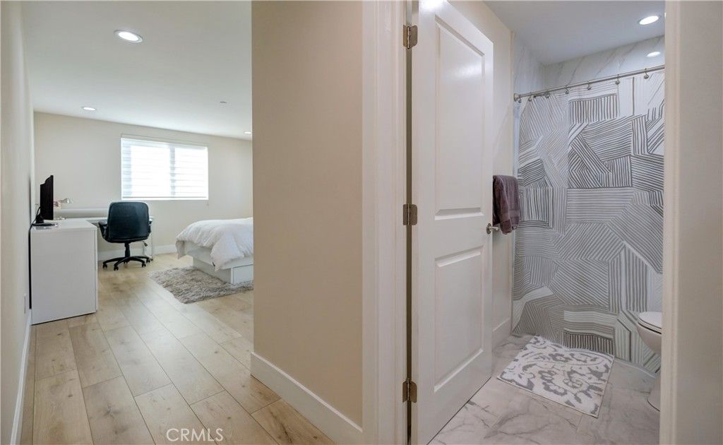 Image 29 of property listing at 1849 Los Encinos Avenue, Glendale, CA 91208