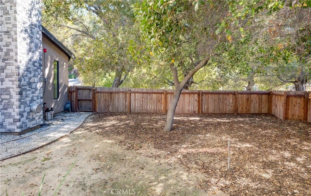 Image 35 of property listing at 1849 Los Encinos Avenue, Glendale, CA 91208