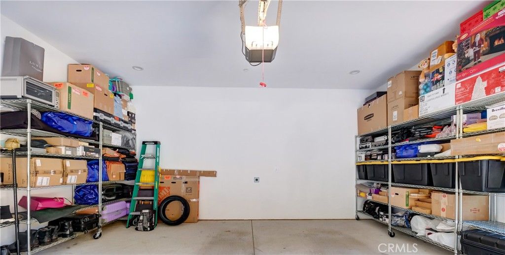 Image 37 of property listing at 1849 Los Encinos Avenue, Glendale, CA 91208