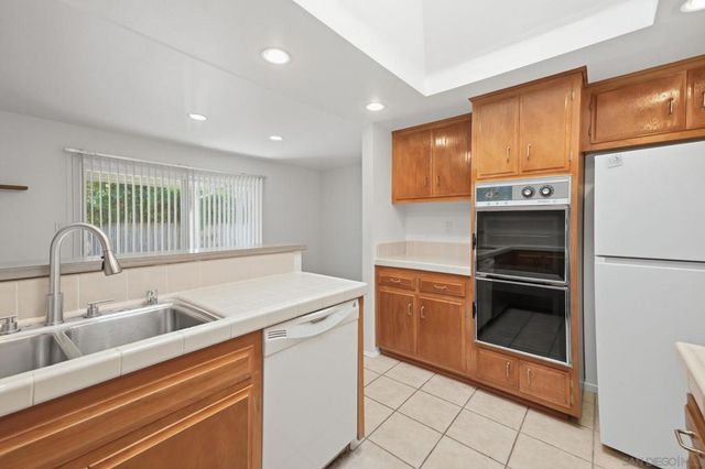 1888 Fairway Park A, Escondido, CA 92026