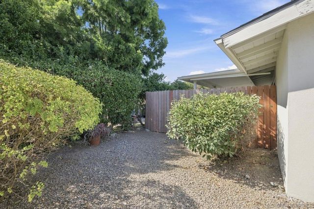 1888 Fairway Park A, Escondido, CA 92026