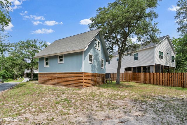 116 SW 22nd Street, Oak Island, NC 28465