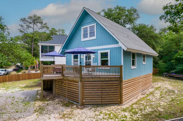 116 SW 22nd Street, Oak Island, NC 28465