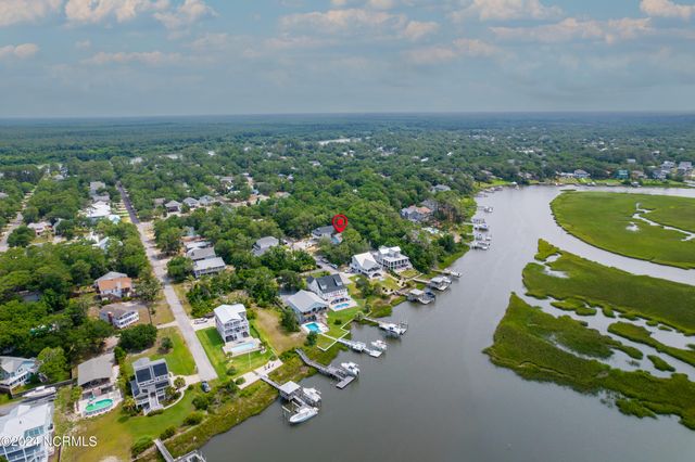 116 SW 22nd Street, Oak Island, NC 28465