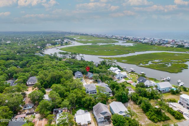 116 SW 22nd Street, Oak Island, NC 28465