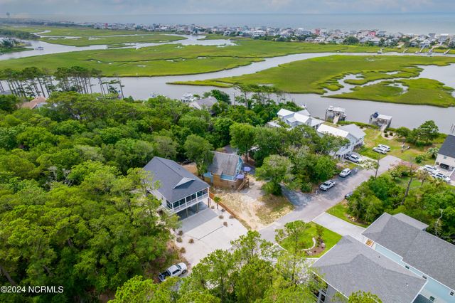 116 SW 22nd Street, Oak Island, NC 28465