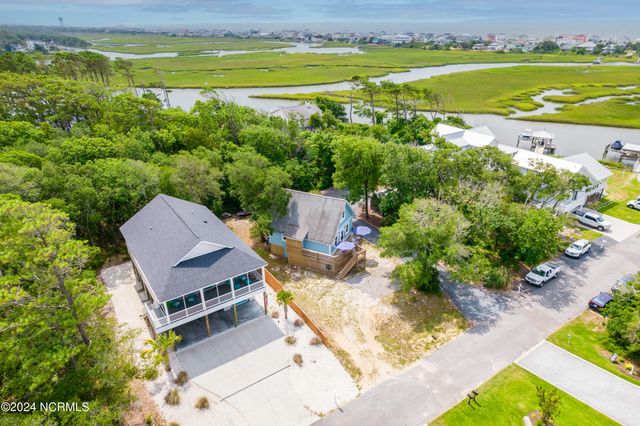 116 SW 22nd Street, Oak Island, NC 28465