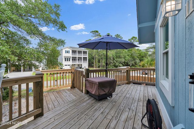116 SW 22nd Street, Oak Island, NC 28465