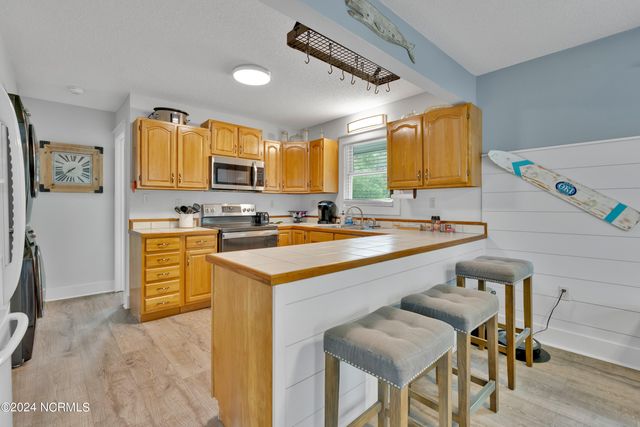 116 SW 22nd Street, Oak Island, NC 28465