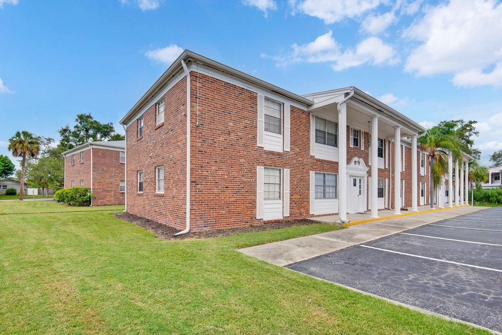 Image 1 of property listing at 4507 9TH STREET W E3, Bradenton, FL 34207