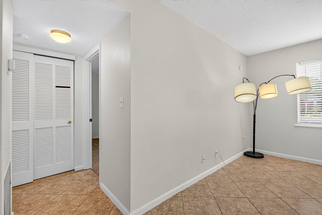 Image 11 of property listing at 4507 9TH STREET W E3, Bradenton, FL 34207
