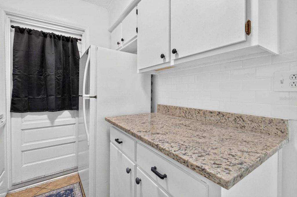 Image 13 of property listing at 4507 9TH STREET W E3, Bradenton, FL 34207