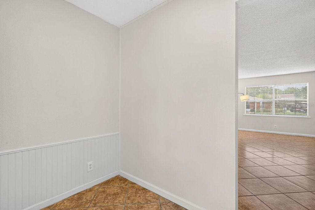 Image 17 of property listing at 4507 9TH STREET W E3, Bradenton, FL 34207