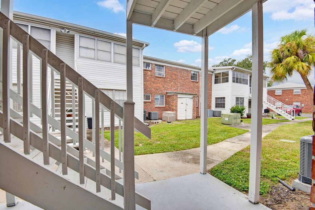 Image 30 of property listing at 4507 9TH STREET W E3, Bradenton, FL 34207