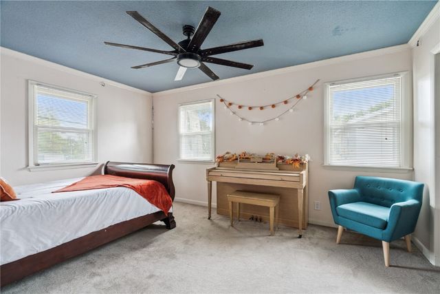 1322 Woodside Drive NW, Cedar Rapids, IA 52405