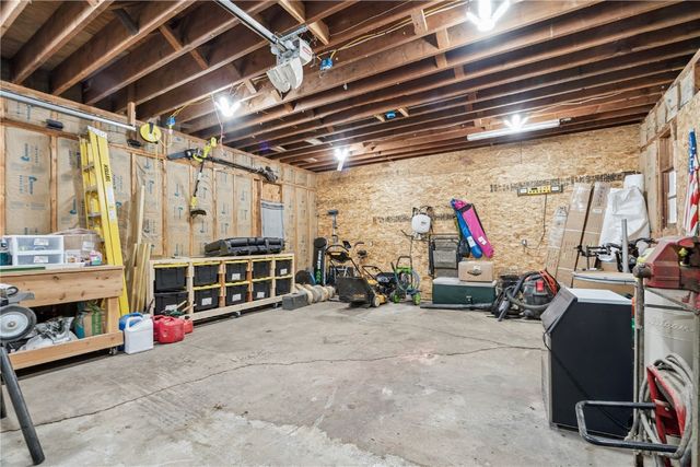 1322 Woodside Drive NW, Cedar Rapids, IA 52405