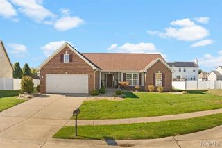 905 Coreopsis Court, O'fallon, IL 62269