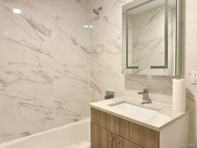 8808 Justice Avenue 11N, Elmhurst, NY 11373