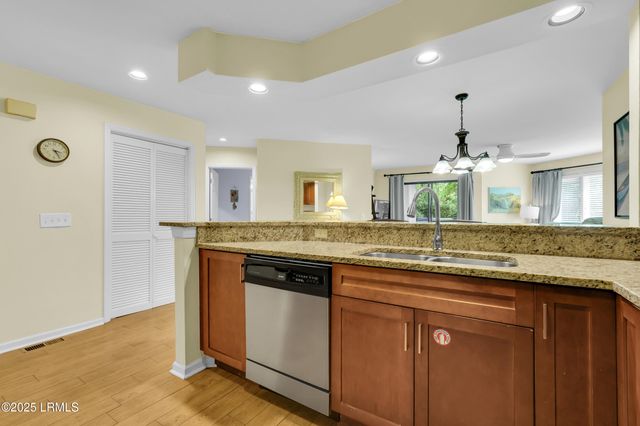 200 Colonnade Clb Unit 201, Hilton Head Island, SC 29928
