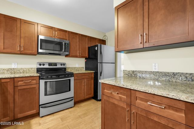 200 Colonnade Clb Unit 201, Hilton Head Island, SC 29928