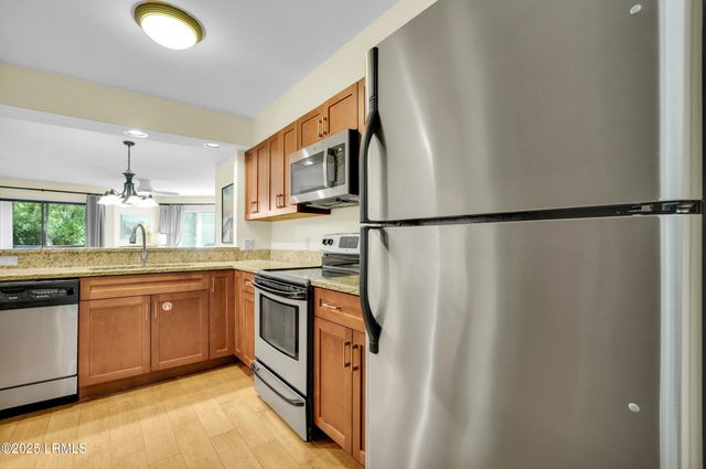 200 Colonnade Clb Unit 201, Hilton Head Island, SC 29928