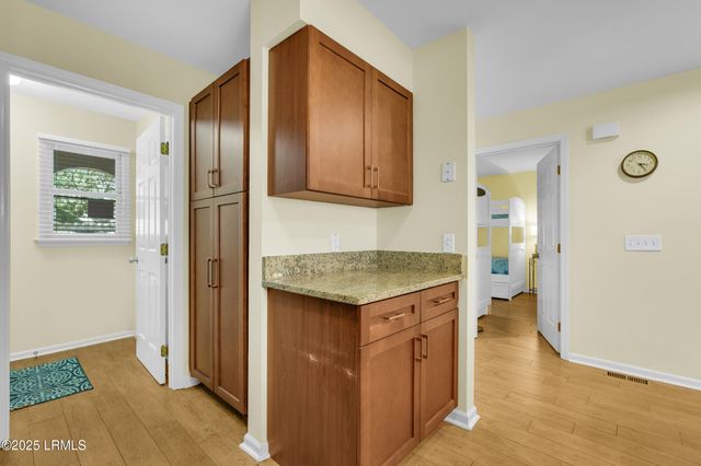 200 Colonnade Clb Unit 201, Hilton Head Island, SC 29928