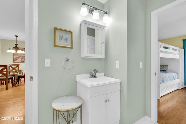 200 Colonnade Clb Unit 201, Hilton Head Island, SC 29928