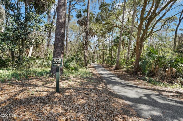 200 Colonnade Clb Unit 201, Hilton Head Island, SC 29928