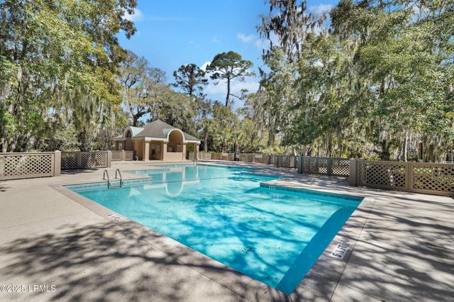 200 Colonnade Clb Unit 201, Hilton Head Island, SC 29928