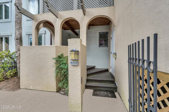200 Colonnade Clb Unit 201, Hilton Head Island, SC 29928
