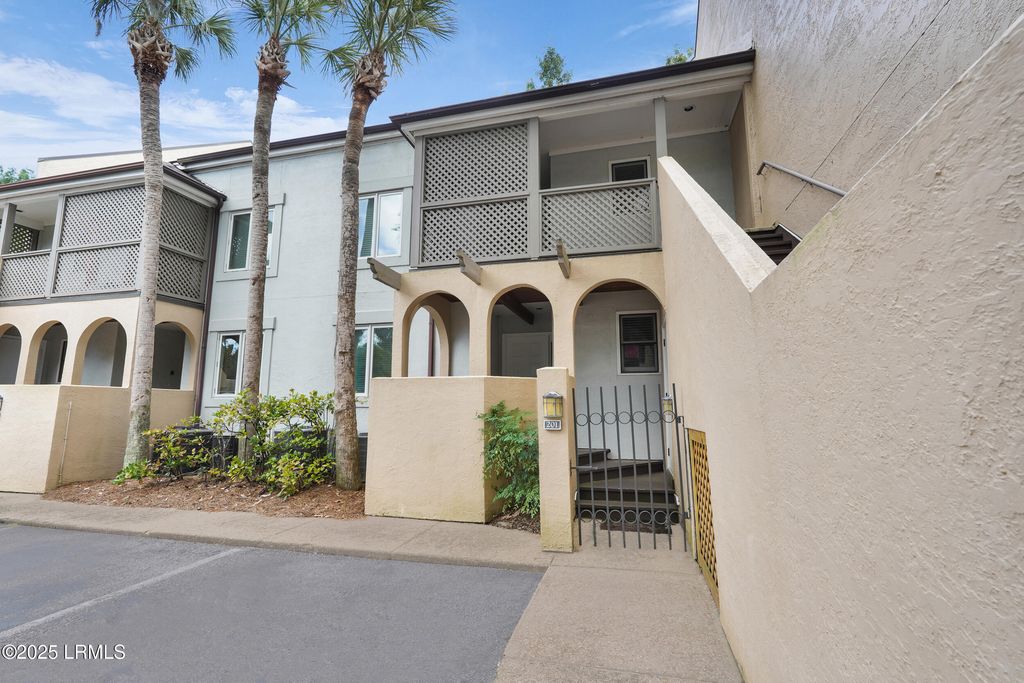200 Colonnade Clb Unit 201, Hilton Head Island, SC 29928
