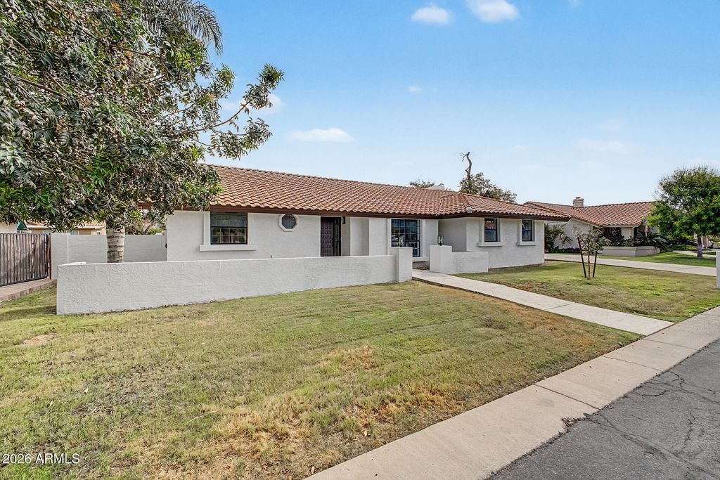 685 E LINDA Lane, Gilbert, AZ 85234 — photo 2