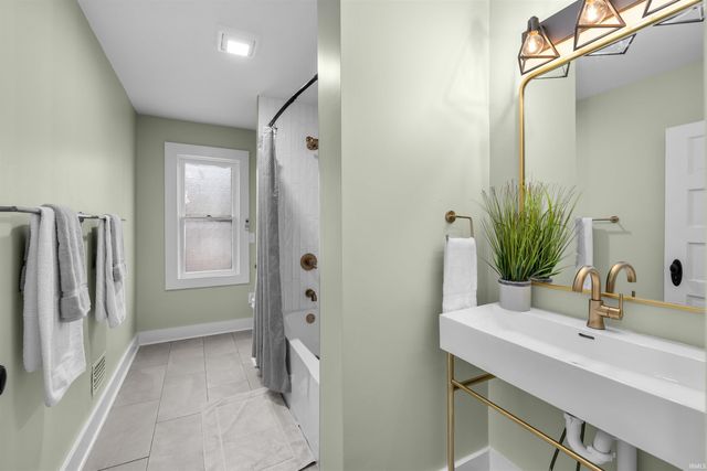 1415 Swinney Park Place, Fort Wayne, IN 46802