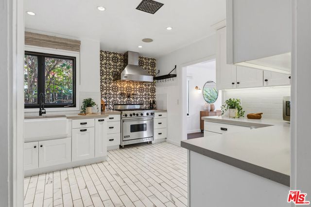 429 N Arden Boulevard, Los Angeles, CA 90004