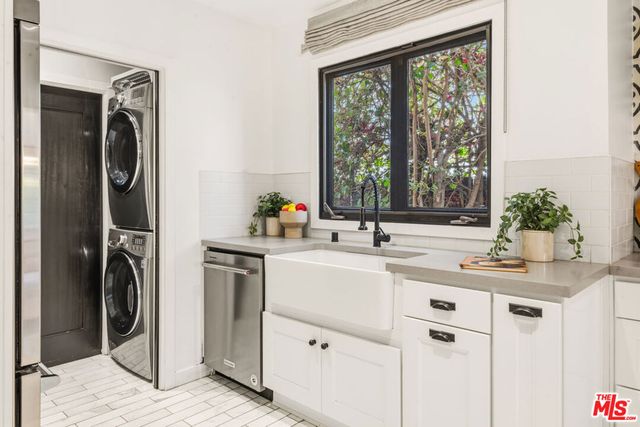 429 N Arden Boulevard, Los Angeles, CA 90004