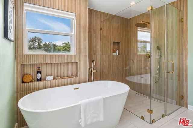 429 N Arden Boulevard, Los Angeles, CA 90004