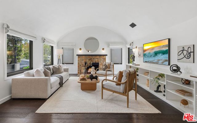 429 N Arden Boulevard, Los Angeles, CA 90004