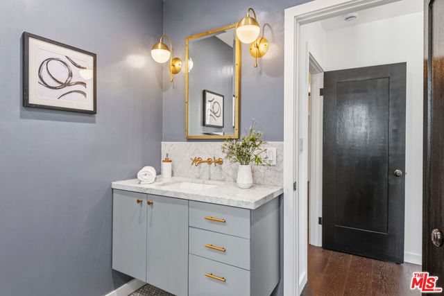 429 N Arden Boulevard, Los Angeles, CA 90004