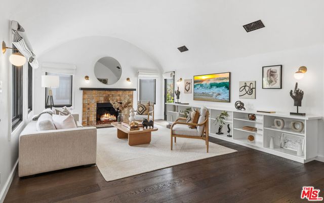 429 N Arden Boulevard, Los Angeles, CA 90004
