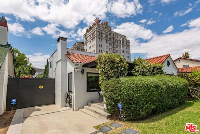 429 N Arden Boulevard, Los Angeles, CA 90004
